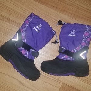 Kamik snow boots for girls size 13